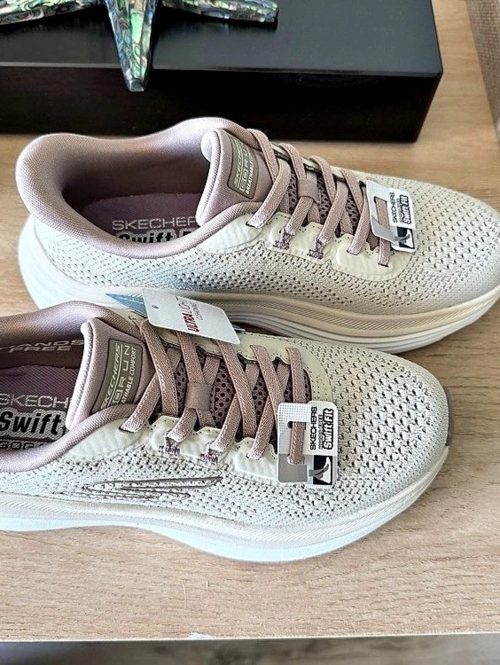 Skechers Performance Natural Sz 6 Swift Fit Goga Mat Women Stretch Sneakers